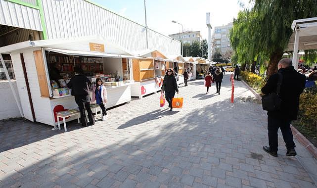 Bayraklı’da üretici kadınların stantları yenilendi