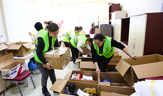 Bayraklı depremzedeler için tek yürek oldu: Sağlık ekibi Hatay&#039;da