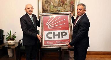 Beydağ Belediye Belediye Başkanı Feridun Yılmazlar, Kılıçdaroğlu'nu Ziyaret Etti