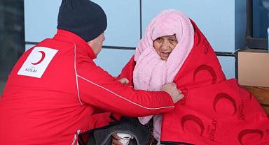 Çadır ve battaniye sevkiyatı sürüyor