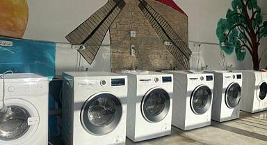 Çeşme'de depremzedelere Çamaşırhane hizmeti