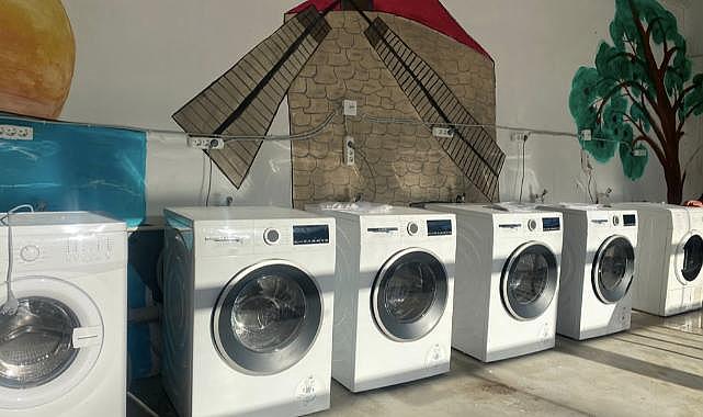 Çeşme&#039;de depremzedelere Çamaşırhane hizmeti