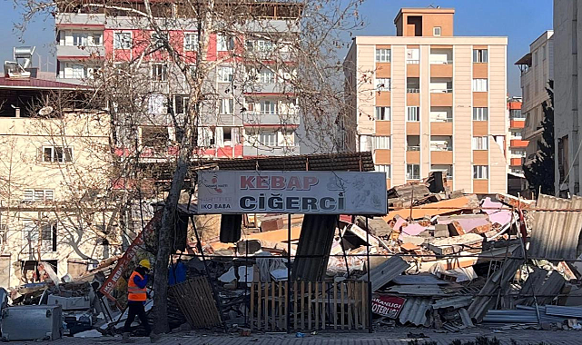 CHP&#039;li Aslanoğlu deprem bölgesinden bildirdi: Nurdağı&#039;nda her yer yıkılmış