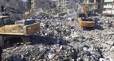 Deprem bölgesinde mucize kurtuluşlar! 122. saatte kurtarıldı