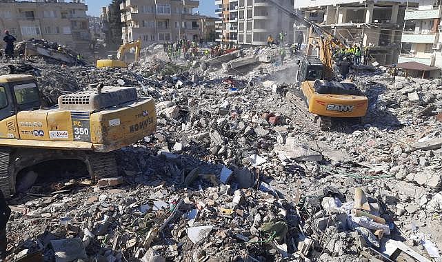 Deprem bölgesinde mucize kurtuluşlar! 122. saatte kurtarıldı