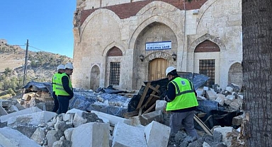 Deprem bölgesindeki yapılarda incelemelerde bulunan EÜ bilim ekibi İzmir'e döndü