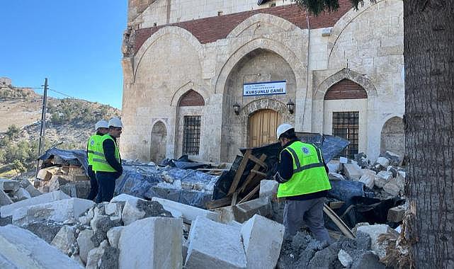 Deprem bölgesindeki yapılarda incelemelerde bulunan EÜ bilim ekibi İzmir&#039;e döndü