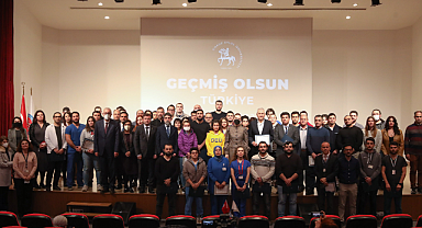 Deprem bölgesinden dönen DEÜ ekiplerine teşekkür belgesi