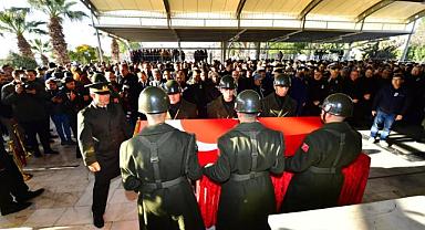 Deprem şehidi Eren Taşkın İzmir'de toprağa verildi