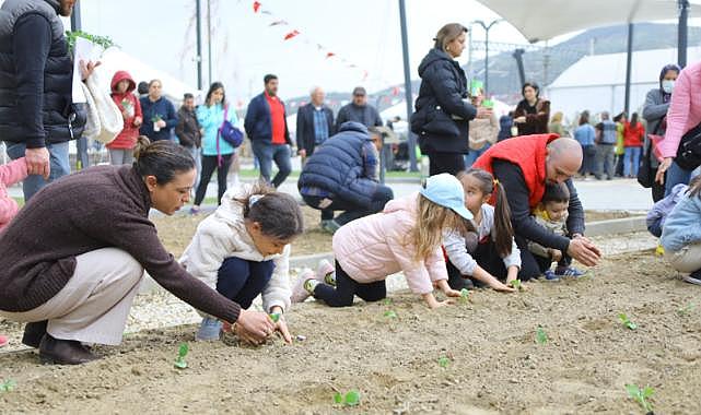 Efes Tarlası&#039;nın ata tohumları deprem bölgesinde filizlenecek