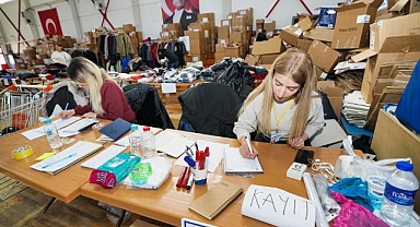 Gaziemir Belediyesi'nden ilçeye yerleşen depremzedelere tam destek