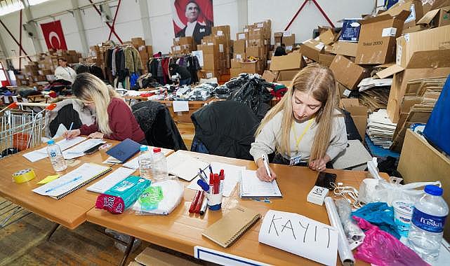 Gaziemir Belediyesi&#039;nden ilçeye yerleşen depremzedelere tam destek
