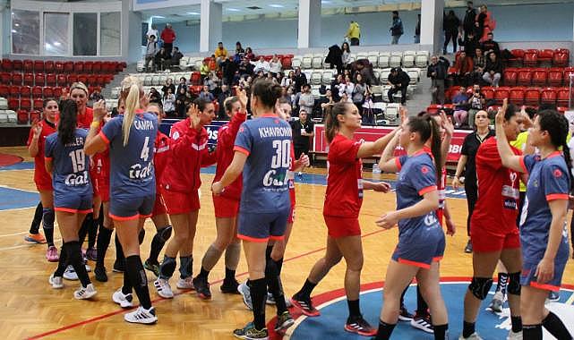 Hentbol Kadınlar Süper Ligi&#039;nde zirve yarışı yarın başlıyor