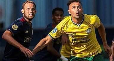 Hollanda'daki maçlarda depremden dolayı hayatını kaybedenler için saygı duruşu