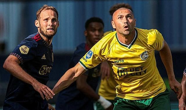 Hollanda&#039;daki maçlarda depremden dolayı hayatını kaybedenler için saygı duruşu