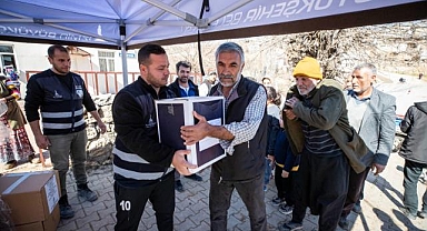 İzmir Büyükşehir Belediyesi Adıyaman'ın köylerine her gün sıcak yemek ulaştırıyor