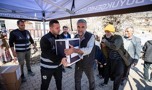 İzmir Büyükşehir Belediyesi Adıyaman&#039;ın köylerine her gün sıcak yemek ulaştırıyor