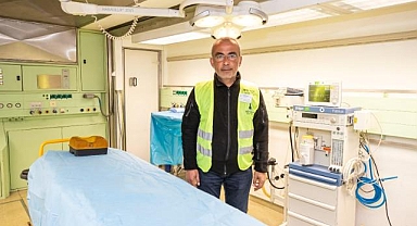 İzmir Büyükşehir Belediyesi Hatay'da mobil ameliyathaneli sahra hastanesi kurdu