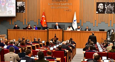 İzmir Büyükşehir Belediyesi'nden deprem bölgesindeki çiftçilere yem desteği