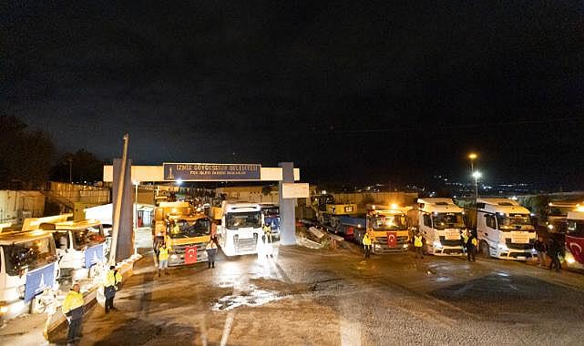 İzmir Büyükşehir Belediyesi&#039;nin iş makineleri yola çıktı