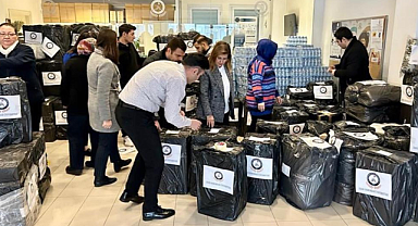 İzmir Demokrasi Üniversitesi Ailesi Depremzedelerimizin Yanında