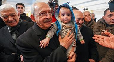 İzmir'den afet bölgesine giden yardımlar her geçen gün büyüyor