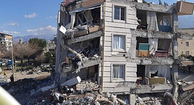 Depremde hayatını kaybeden basın emekçileri...