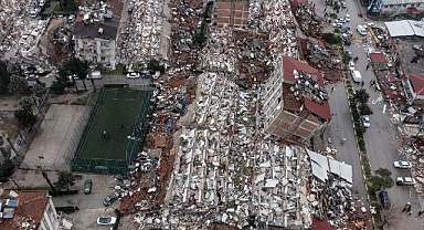 İzmir'in üniversitelerine deprem ateşi düştü: 39 can kaybı