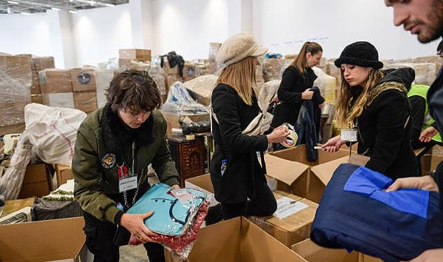 İzmirli gönüllülerin mesaisi sürüyor