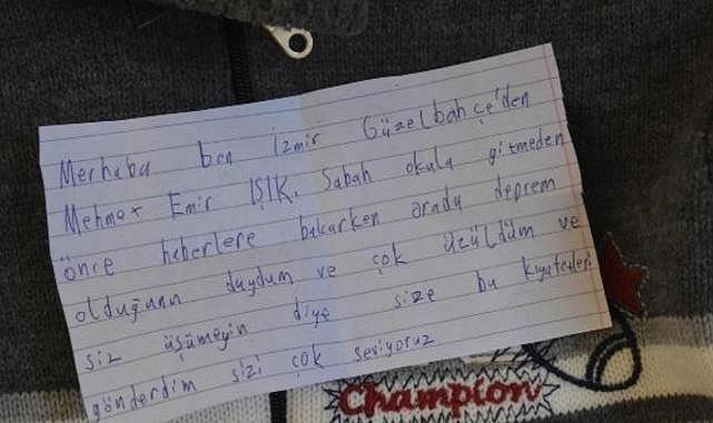 İzmirliler afetzedeler için yardıma koştu; Mehmet Emir&#039;in notu duygulandırdı