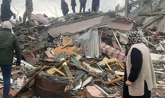 Koç Holding&#039;den deprem bölgesine akaryakıt desteği