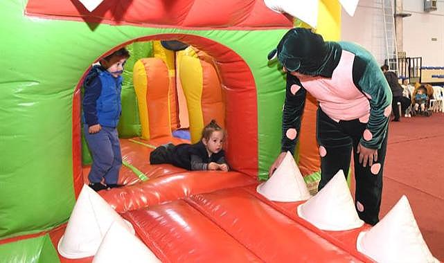 Tatil şenliği Foçalı çocukları mutlu etti