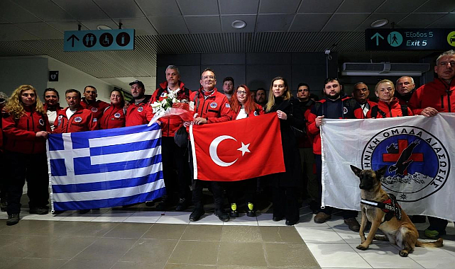 Yunan ekibi ülkesinde alkışlarla karşılandı