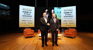 “Yüz yıl sonra, yine İzmir’de aynı ruh ve aynı kararlılık”