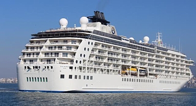 2023'ün ilk kruvaziyer gemisi İzmir Limanı'nda