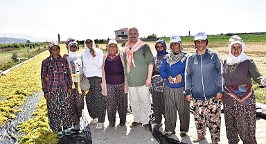 Bizi güçlü kılan tüm kadınlarımıza saygıyla…
