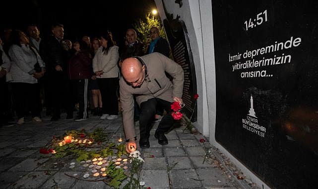 Depremde yitirilen canlar için İzmir&#039;den &quot;sessiz çığlık&quot; yükseldi