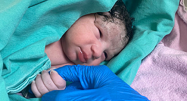 Depremzede aile bebeklerine İzmirli doktorun adını verdi