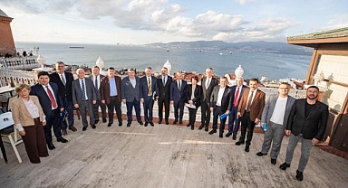 Dirençli kent İzmir için el ele