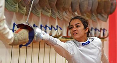 Dört Ayda Üç Madalya