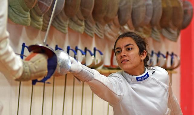 Dört Ayda Üç Madalya