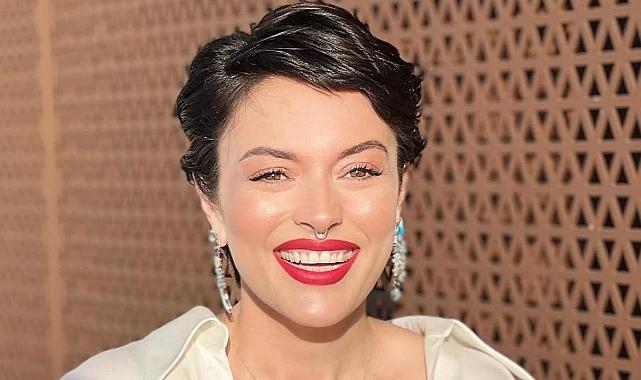 Ezgi Mola doğum gününü kutladı: &#039;&#039;Her yaşın ayrı güzelliği var.&#039;&#039;