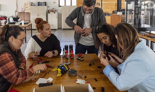 FabrikaLab İzmir&#039;de Robotel Üretildi