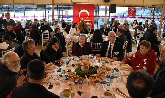 Foçada Şehir Yakınları gaziler ve aileler için iftar
