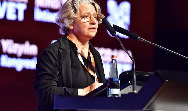 Foggo: &quot;Yoksulluğu bitirecek tek şey yoksullukla mücadele edenleri dinlemek&quot;