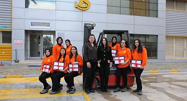 Forkliftler artık kadınların ellerinde