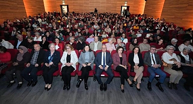 Gaziemir'de, Türkan Saylan'ın hayatı sahnelendi