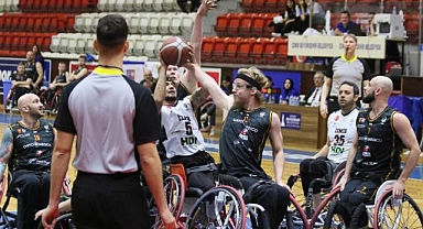 İzmir Büyükşehir Belediyesi finalde