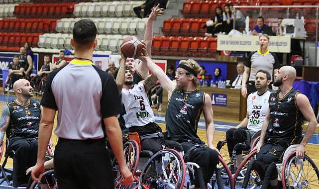 İzmir Büyükşehir Belediyesi finalde