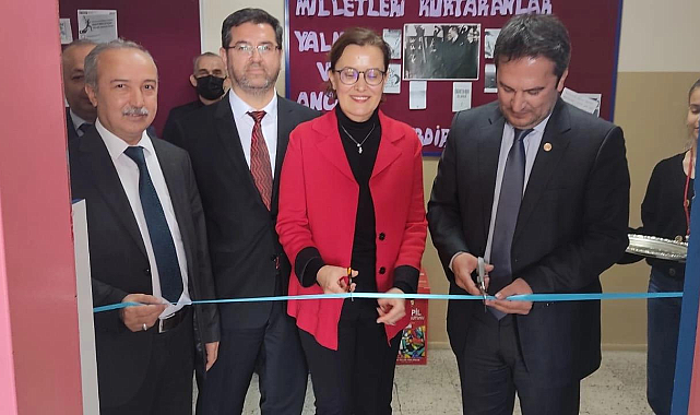 İzmir Cengiz Aytmatov Sosyal Bilimler Lisesinde &quot;Atatürk Kitaplığı&quot; Açıldı